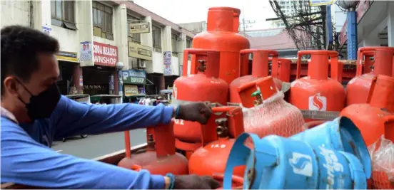  ?? PHOTOGRAPH BY AL PADILLA FOR THE DAILY TRIBUNE @tribunephl_al ?? OIL companies increased the price of LPG effective 23 July, 2022 to P1,599 per 14.2-kilogram cylinder according to the Department of Energy.