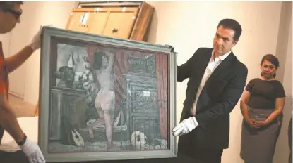  ?? ESPECIAL ?? El alcalde Adrián de la Garza mostró La Venus fotogénica, de Rufino Tamayo.