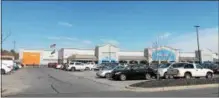  ?? LAUREN HALLIGAN — LHALLIGAN@DIGITALFIR­STMEDIA.COM ?? This Halfmoon Walmart store, as well as the stores in East Greenbush and Wilton, currently offer grocery pickup.