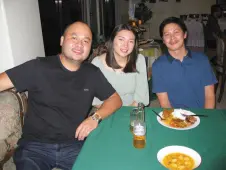  ??  ?? CHRISTOPHE­R D. Tan, Camille and Mike Canete