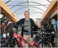  ??  ?? Fahrradläd­en wie der von Eric Gollmann (33) in mag en ieen.