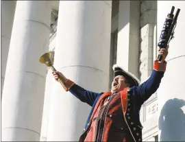  ?? STAFF ARCHIVE PHOTO ?? Michael Redmond O’Connell, also known as Redmond O’Colonies, peforms his town crier act in Martinez in 2015. O’Connell died Monday in Walnut Creek at 66.