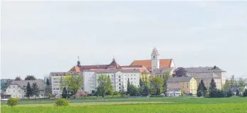  ?? FOTO: KLOSTER REUTE ?? Im Kloster Reute wird Besuchern mit Führungen und Vorträgen ein Einblick in das Leben der Franziskan­erinnen ermöglicht.