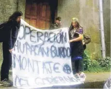  ??  ?? ► Manifestac­ión en la Catedral de Concepción.