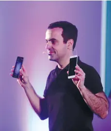  ?? (AP PHOTO) ?? Mi5. Xiaomi Vice President of Internatio­nal Hugo Barra presents the new Xiaomi Mi5 during the Mobile World Congress wireless show.