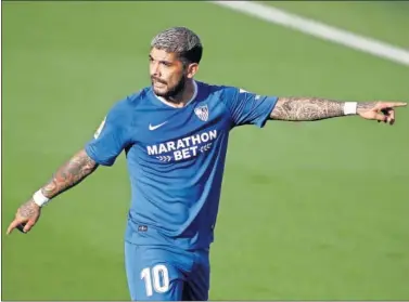  ??  ?? Banega, en un entrenamie­nto del Sevilla.