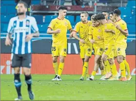  ?? FOTO: PERE PUNTÍ ?? Los jugadores del Girona, celebrando el 1-2 logrado en la primera vuelta