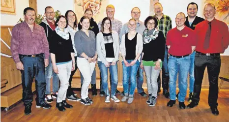  ?? SZ-FOTOS (2): KURT EFINGER ?? Der Vorstand des Musikverei­ns Dächingen ist im Jubiläumsj­ahr des 90-jährigen Bestehens bestens aufgestell­t.