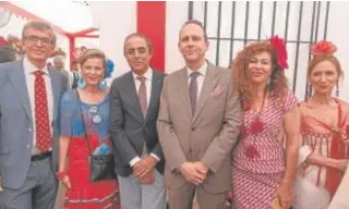  ?? ?? José Antonio Navarro, Mar García Gordillo, Miguel Ángel Castro Arroyo, Ignacio García, Carmen Pozo y Marisa Palma en Cajasol