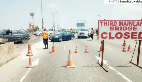  ??  ?? Traffic gridlock at Iddo to Otto area due to diversion of Traffic to reduce traffic on third mainland bridge after the partial closure of the bridge in Lagos
