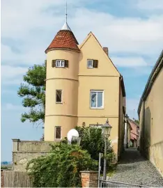  ?? Archivfoto: Elisa Glöckner ?? Entlang der historisch­en Stadtmauer gibt es in der Friedberge­r Altstadt Einiges zu entdecken.