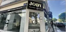  ?? ?? Une boulangeri­e prendra la place de Jody, av. du 24-Août.