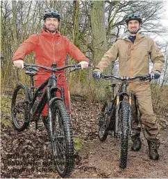  ??  ?? Steffen Becker (l.) und Sören Heiter ärgern sich über die schwarzen Schafe.