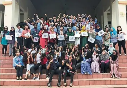  ??  ?? Melaka-Manipal’s Foundation in science Batch 17 with faculty members celebratin­g their successful conclusion of the programme in July.