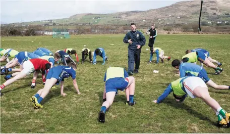  ?? PJ Reidy Games Developmen­t Administra­tor,Kerry County Board delivering a coaching session to South Kerry Underage Academies. ??