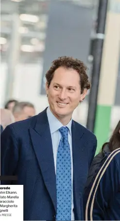  ?? LA PRESSE ?? L’erede John Elkann. A lato Marella Caracciolo e Margherita Agnelli