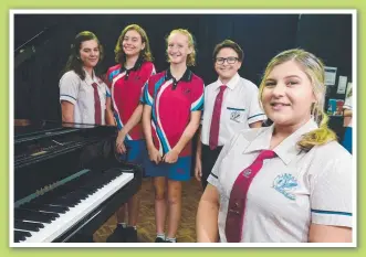  ?? Picture: SCOTT RADFORD- CHISHOLM ?? KIRWAN State High School senior Callysta Morris, 16, with SHEP students Rhianna Shaw, 14, Molly Gardner, 14, Kaitlyn Schimke, 13 and Hayden Gregori, 15.