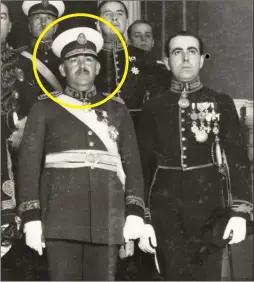  ??  ?? UNIFORMES. Justo presidía el país cuando la “Carta del Lavoro” de Mussolini era una inspiració­n.