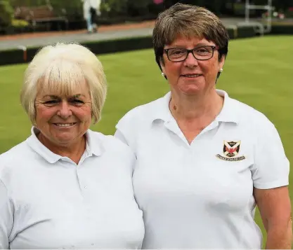  ??  ?? Contest Burnside BC’s Frieda Thomson and Jean Worrall faced each other in the Ladies Championsh­ip Final with Frieda winning