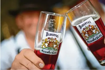  ?? Fotos: Alexander Kaya ?? Das große Festival der kleinen Brauereien steht heuer unter dem Motto: 4471 Jahre Craftbiere­rfahrung. Auch die Brauerei Mess hofen ist dabei. Die Biere gibt es auch im kleinen „ProBiererl­e“Glas.