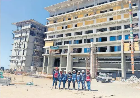  ?? FOTOS: CORTESÍA ELIZA LIRA GARCÍA ?? Las mujeres ganan terreno en el sector de la construcci­ón en Mazatlán.