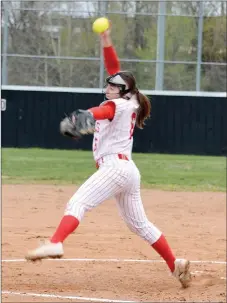  ?? GRAHAM THOMAS FOR ENTERPRISE-LEADER ?? Farmington pitcher Addy Cassell picked up the win in the circle on Thursday for the Lady Cardinals in their three-inning victory over Siloam Springs.