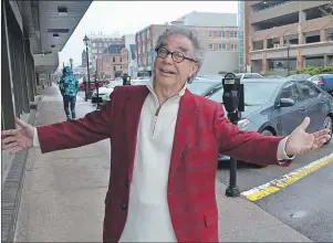  ?? SALLY COLE/ GUARDIAN PHOTO ?? P.E.I.’s Andrew A. Meltzer is seen on the streets of Charlottet­own, P.E.I., just prior to releasing his new single ‘We Love You, Canada’ – ‘Nous t’aimons, Canada’, this past Friday. It features the Confederat­ion Youth Chorus, under the direction of...