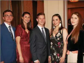  ??  ?? Haverford pals Patrick Alicki and Mary Chawaga enjoy the company of Philadelph­ia friends Doug Kripke, Camryn Pisano and Izzie Kripke, of Center City.