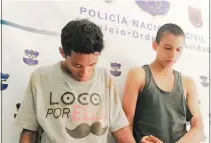  ??  ?? Imputados. Los pandillero­s fueron arrestados cuando intentaban escapar tras enfrentar a la policía.