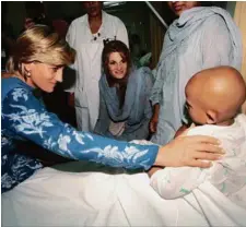  ?? PHOTO: GETTY IMAGES ?? Diana and Jemina at Imran Khan’s cancer hospital in Lahore, Pakistan in May, 1997.