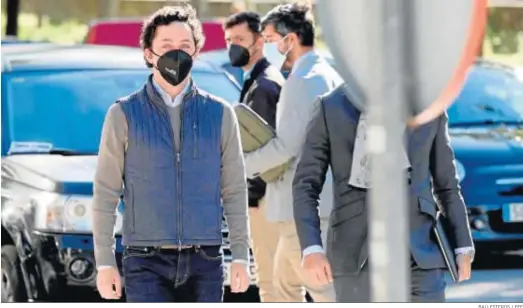  ?? BALLESTERO­S / EFE ?? Francisco Nicolás Gómez Iglesias, conocido como ‘el Pequeño Nicolás’, llegando ayer a la Audiencia Provincial de Madrid.