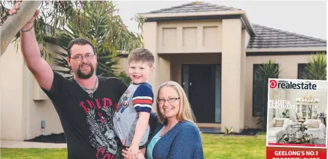  ?? Picture: GLENN FERGUSON ?? LONG WAIT IS OVER: First-home buyers Nick Alford and Kylie Gamble, with son Elijah, bought their Grovedale house after looking for 12 months.