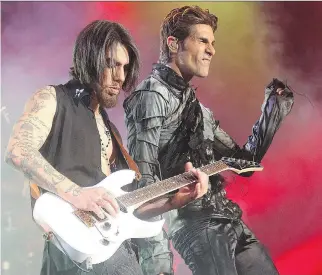  ?? CRAIG ROBERTSON/ FILES ?? Dave Navarro, left, and Perry Farrell of Jane’s Addiction, who’ll play Amnesia Rockfest.