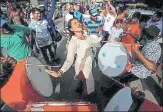  ?? REUTERS FILE ?? ▪ People celebrate the verdict on Section 377, in Mumbai.