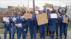  ??  ?? Kraaifonte­in pupils protest against what they say is the provincial education department’s failure to guarantee their safety at schools.