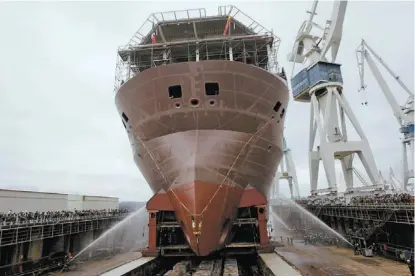  ??  ?? Botadura del buque OrgulloPet­rolero, de Pemex, en el astillero Ferrol, de España.