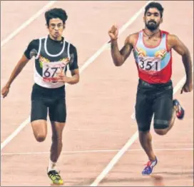  ?? MILIND SAURKAR/HT PHOTO ?? Nithin Scidanandh (left) during the U-21 200m final in Pune on Sunday.