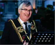  ?? ?? Tom Elliott, County Grand Master, Co. Fermanagh, Royal Black Institutio­n, addressing Sir Knights and members of the public during the Shared National Moment of Reflection on Sunday evening.