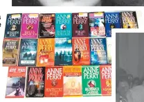  ?? ?? Algunos libros de Anne Perry.