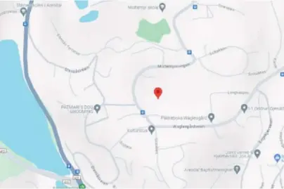  ?? ?? Den røde pila står på Waglesgård­veien 11 i Arendal, som Rolf Tidemann spiller inn som tomt til helsehus. Kart fra Google Maps.