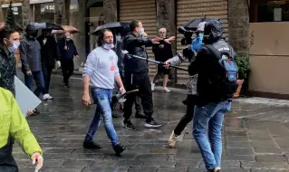  ??  ?? Protesta Pasquale Naccari presidente dell’associazio­ne Ristorator­i Toscana