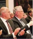  ??  ?? Auch OB Kurt Gribl und Minister Joachim Herrmann beklatscht­en Young Stage.