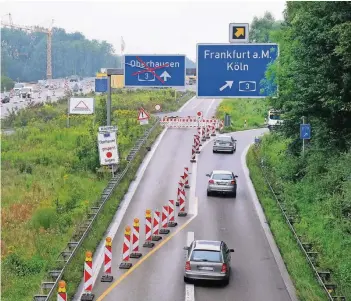  ?? RP-FOTO: A. BLAZY ?? Zuletzt war es Regen, der für Verzögerun­gen sorgte. Der Boden sei zu weich gewesen, um die Arbeiten wie geplant weiter voranzutre­iben, heißt es bei den Bauexperte­n.