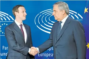  ??  ?? de la Eurocámara, Antonio Tajani, recibió a Zuckerberg/ AFP