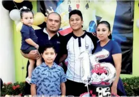  ?? FOTOS: CORTESÍA ?? > El festejado junto a sus papás, Humberto Medina y Rosario Delgado y sus hermanos, Hassan y Sherlyn Medina.