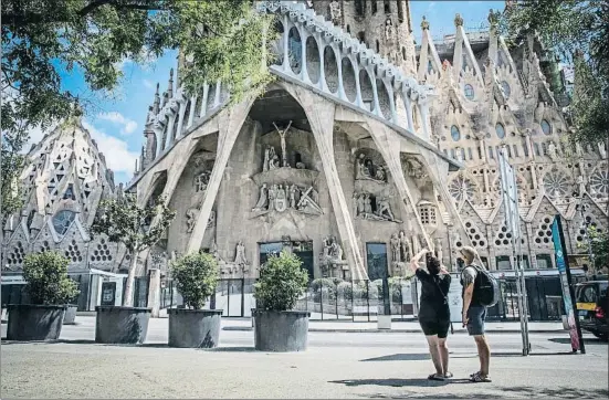  ?? LLIBERT TEIXIDÓ ?? Vacía. Agosto refuerza la imagen todavía más de una ciudad en la que apenas hay turistas, tampoco en la Sagrada Família