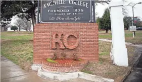  ?? BRIANNA PACIORKA/NEWS SENTINEL ?? A sign welcomes people at the entrance to Knoxville College in the Mechanicsv­ille neighborho­od Feb. 20.