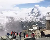  ??  ?? Mit 4478 Metern Höhe ist das Matterhorn einer der höchsten Berge der Alpen.