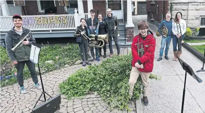  ?? STEVE RUSSELL PHOTOS TORONTO STAR ?? Musicians have gathered every night in the Annex to play a performanc­e. A recent Tuesday featured, from left: Kyle Windjack, Arlo Rotbard-Seelig, Shai Rotbard-Seelig, Nomi Rotbard, Adam Seelig, Marcus Thompson, Neil Deland and Vanessa Fralick.