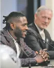  ?? Carlos Avila Gonzalez / The Chronicle ?? The Raiders’ Antonio Brown (left) seems to have exasperate­d Mike Mayock.